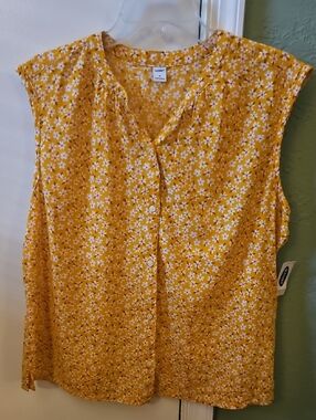 Old Navy Yellow Floral Button-Front Sleeveless Top